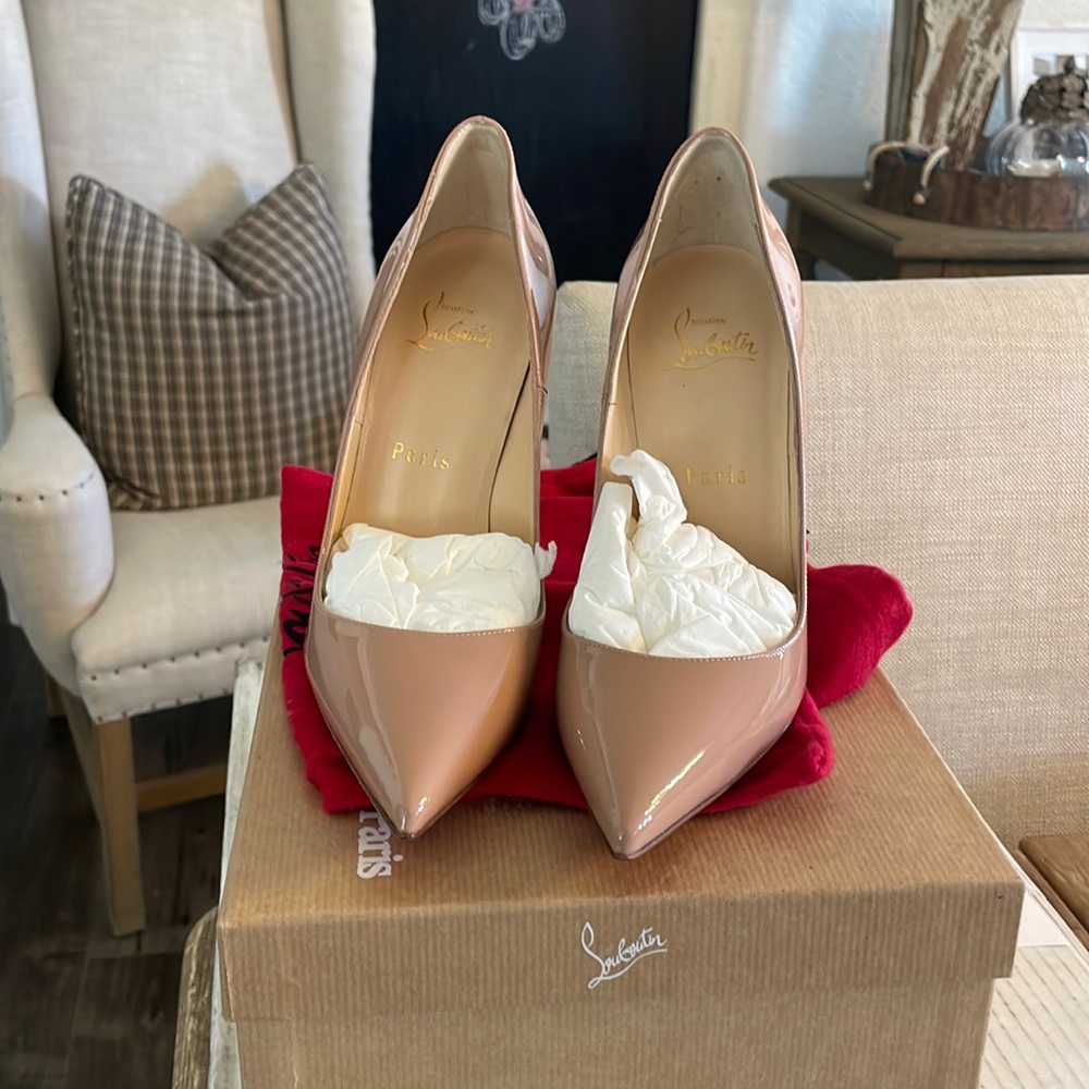 Never been worn So Kate 120 Louboutins
